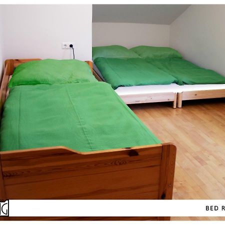 Aco Living - A Cheap Overnight Klagenfurt am Woerthersee Dış mekan fotoğraf