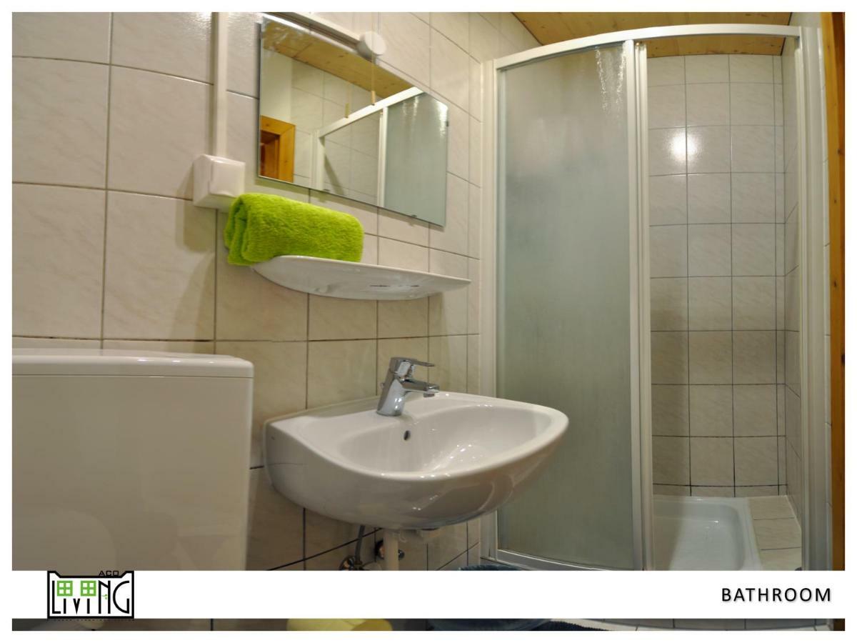 Aco Living - A Cheap Overnight Klagenfurt am Woerthersee Dış mekan fotoğraf